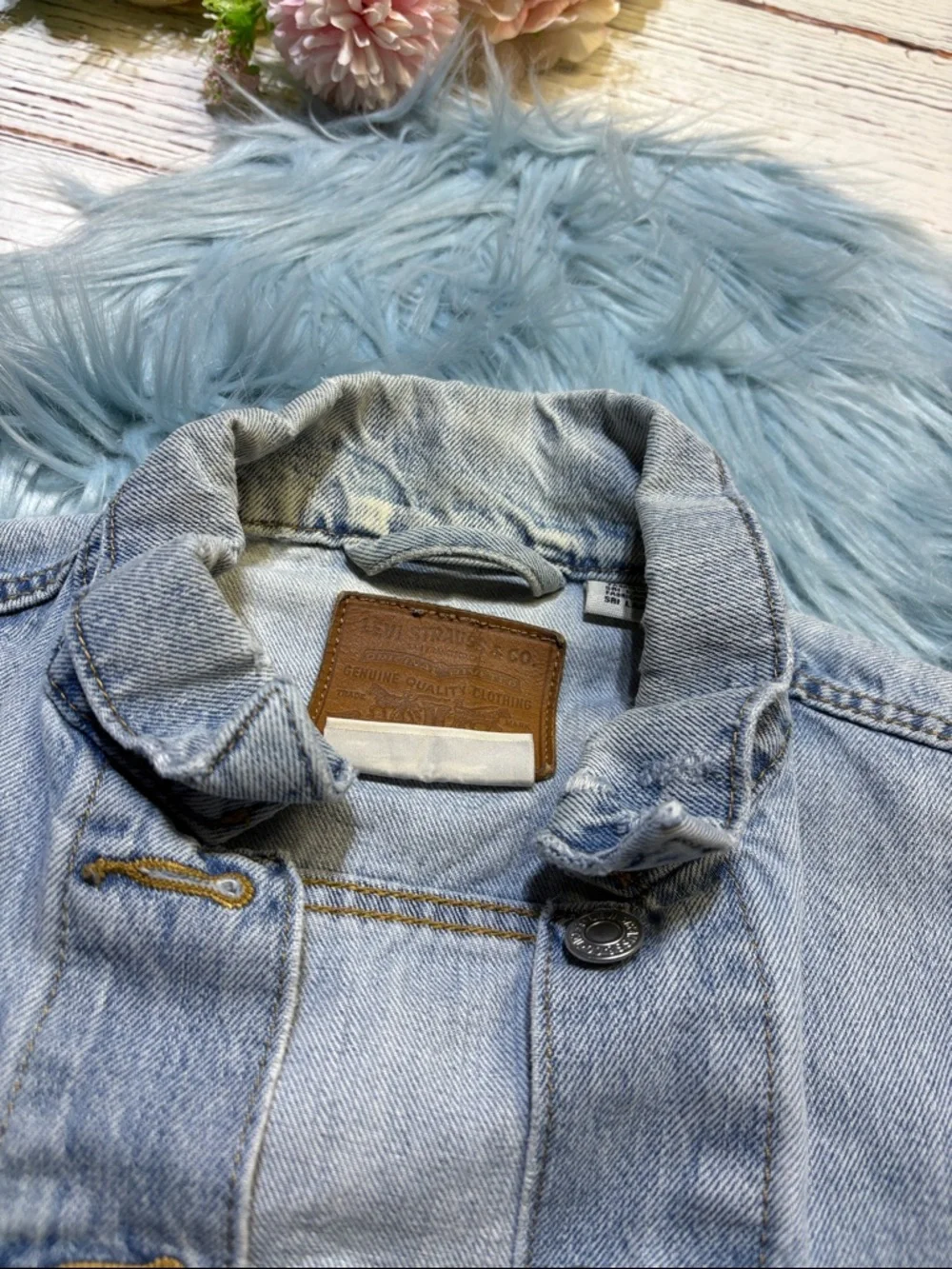 Levi's Light Blue Denim Distressed Jean Jacket sz S